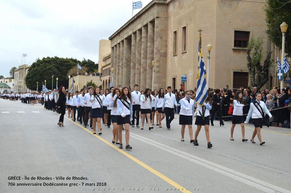 254- Rhodes- Defile Dodecanese grec.JPG